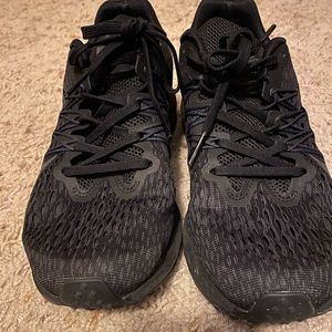 Nike Air Zoom Winflo 5 Size 7.5 D-Wide